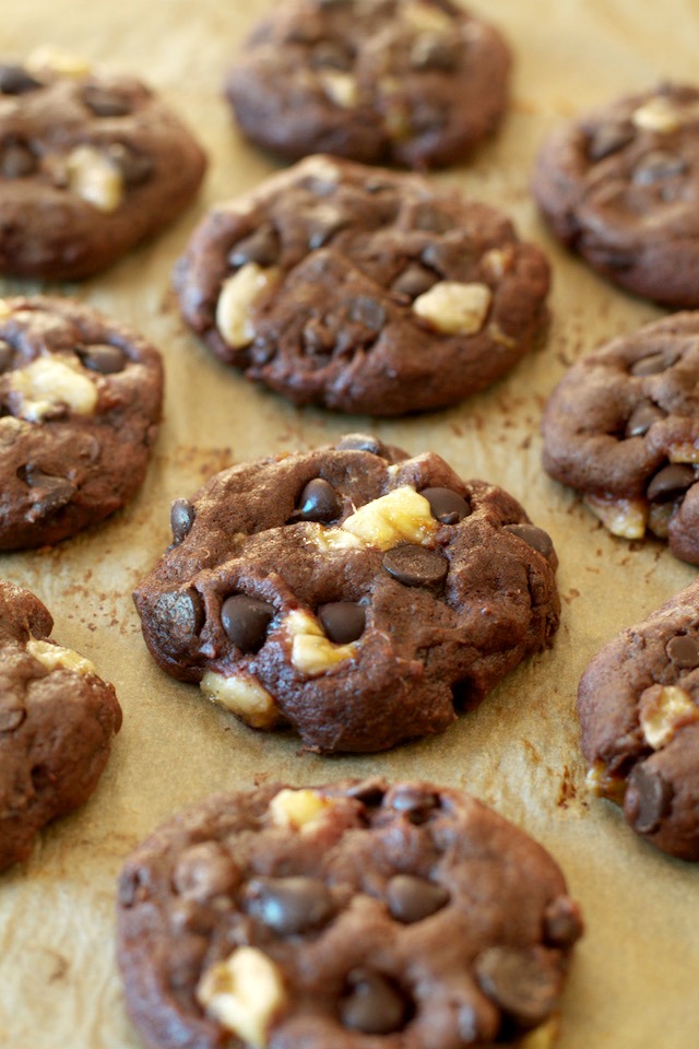 Soft and chewy without being the least bit cakey! These healthier Double Chocolate Banana Cookies are vegan and refined sugar free, but so fudgy and flavourful that you'd never be able to tell they were healthy! | runningwithspoons.com #cookies #chocolate #healthy #vegan