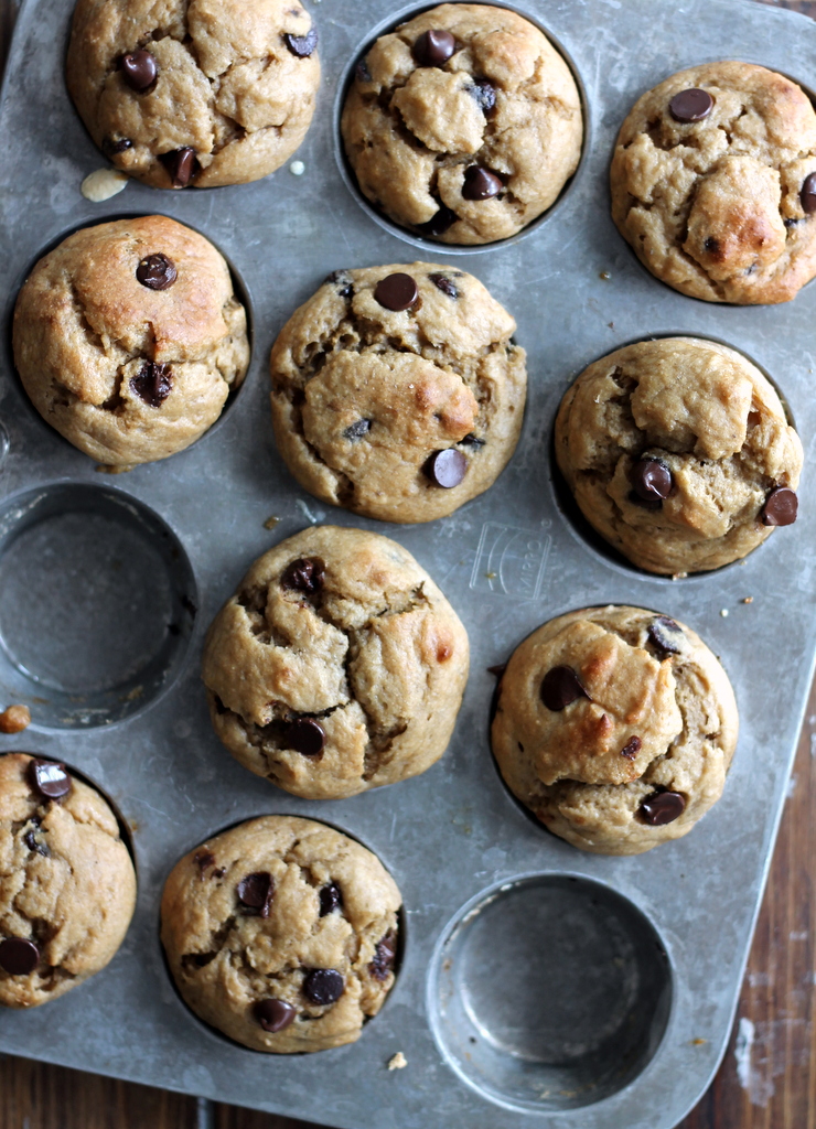 Skinny Banana Chocolate Chip Muffins