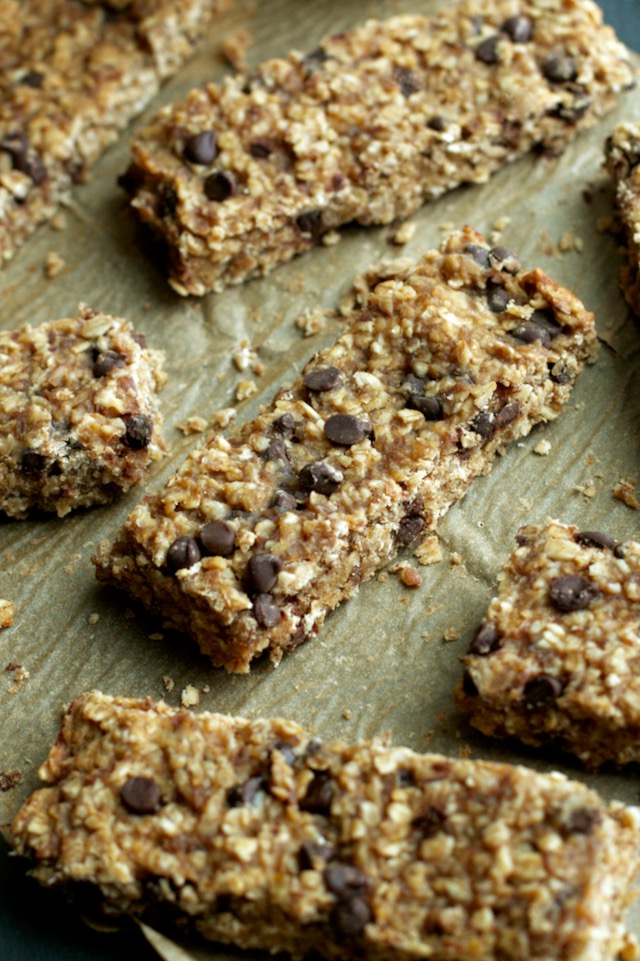 So much better than store-bought! These Soft and Chewy Banana Bread Granola Bars are made without any refined sugars or oils, and LOADED with chocolate and banana flavour! | runningwithspoons.com #vegan #glutenfree #healthy #snack