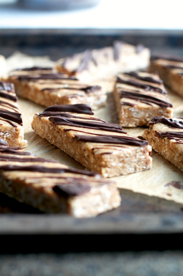 Give store-bought protein bars a run for their money with these soft and fudgy No Bake Almond Fudge Protein Bars! They're gluten-free, refined-sugar-free, vegan, and make a delicious healthy snack! | runningwithspoons.com #healthy #snack #recipe