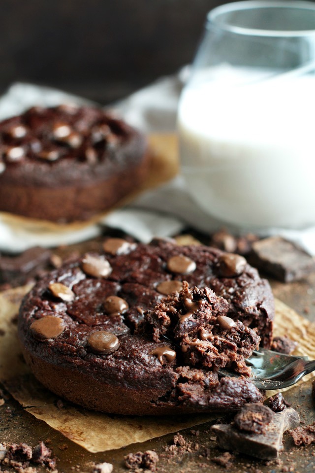 Ooey, gooey, soft, and chewy! These Deep Dish Double Chocolate Breakfast Cookies are the epitome of dessert for breakfast. Chocolatey and decadent, but made with healthy and wholesome ingredients | runningwithspoons.com #vegan #glutenfree #recipe