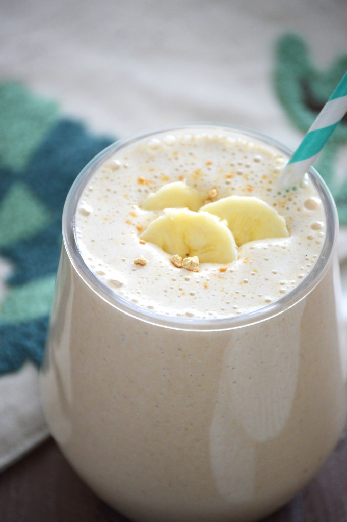 15 Healthy Smoothies Made with Oats running with spoons