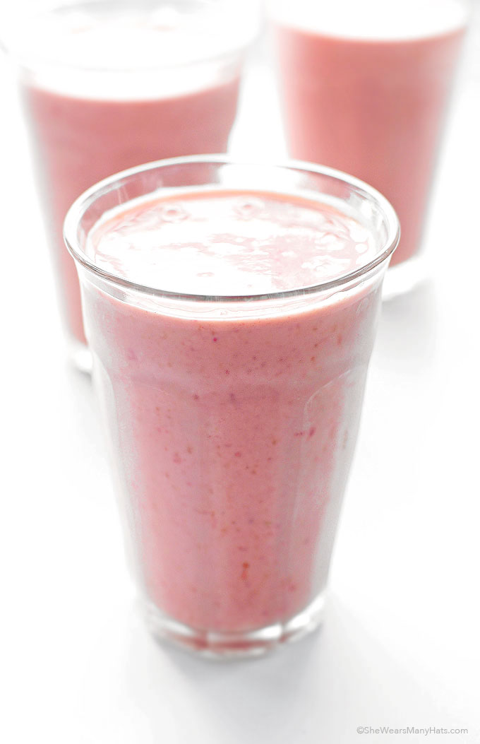 Strawberry Oatmeal Smoothie