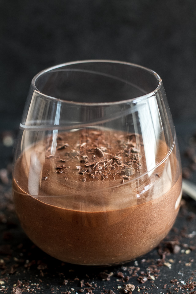 Brownie Batter Protein Pudding - high in protein and packed with a rich chocolate flavour, this addictively DELICIOUS recipe requires only 4 ingredients and 5 minutes to make! | runningwithspoons.com @PlantFusion #vegan #glutenfree #healthy