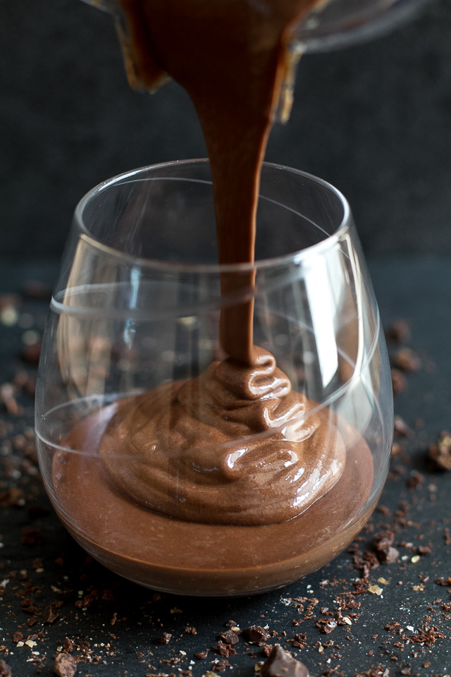 Brownie Batter Protein Pudding - high in protein and packed with a rich chocolate flavour, this addictively DELICIOUS recipe requires only 4 ingredients and 5 minutes to make! | runningwithspoons.com @PlantFusion #vegan #glutenfree #healthy