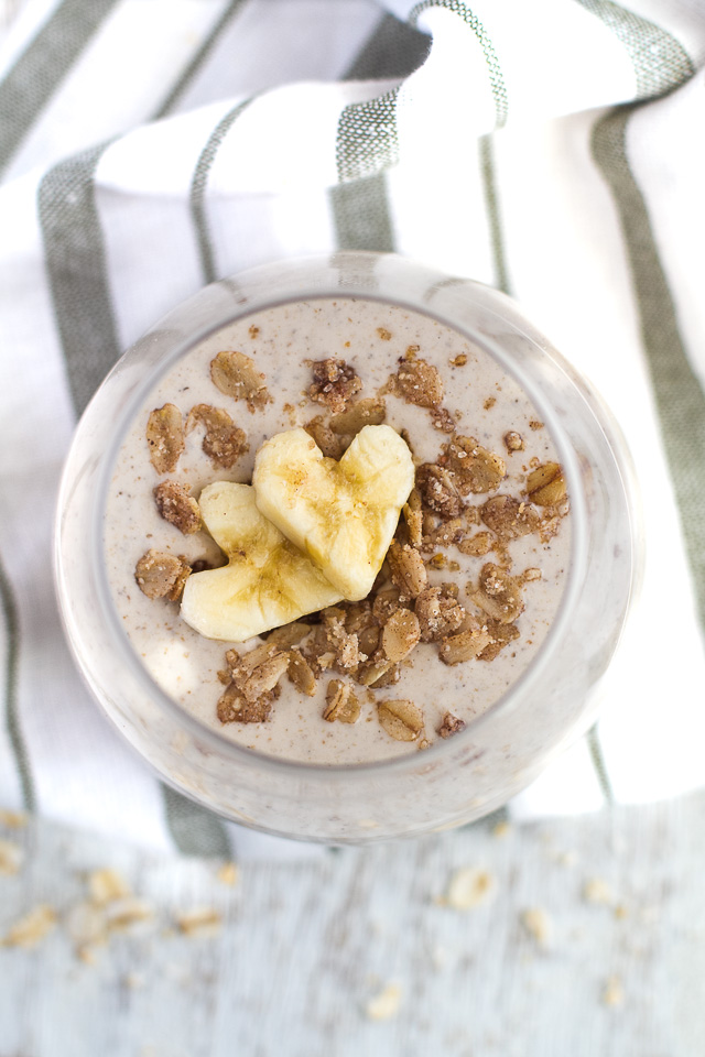 Banana Oat Breakfast Smoothie - 20g of whole food protein in a deliciously creamy smoothie that's guaranteed to keep you satisfied all morning! | runningwithspoons.com #recipe #healthy