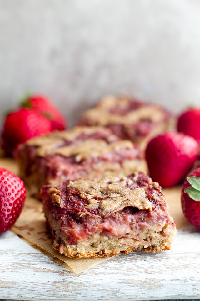 These DELICIOUS Almond Butter and Jelly Banana Bread Bars are SO soft, tender, and flavorful that you'd never believe they're made without any flour, oil, or refined sugar! | runningwithspoons.com #vegan #glutenfree #healthy #recipe