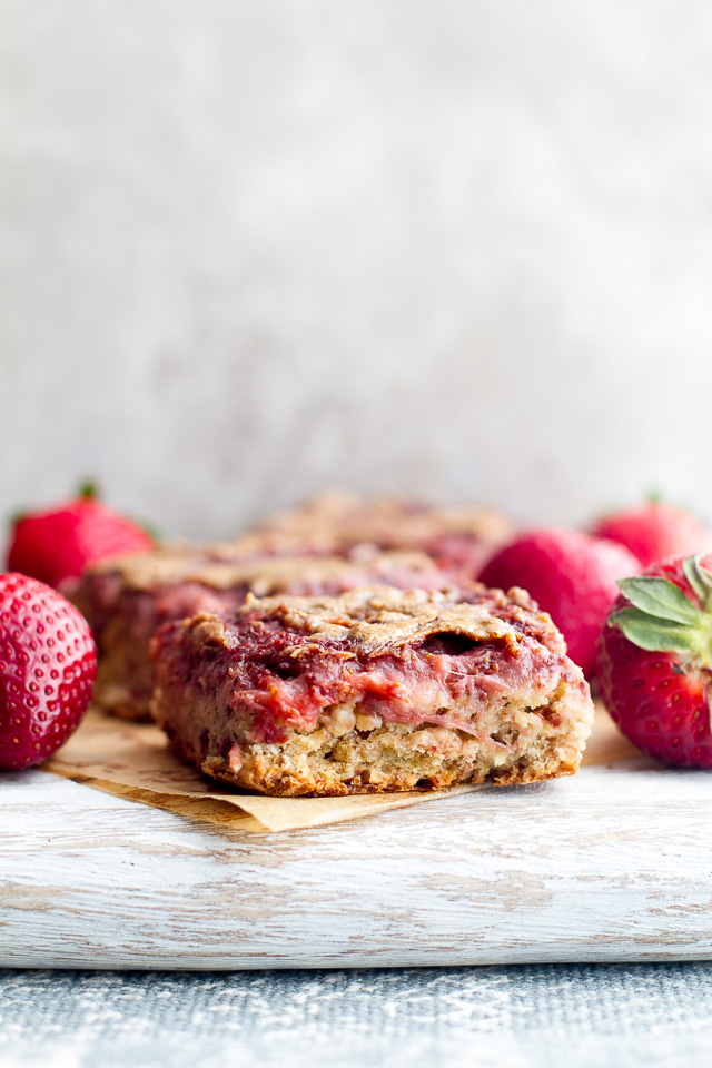 These DELICIOUS Almond Butter and Jelly Banana Bread Bars are SO soft, tender, and flavorful that you'd never believe they're made without any flour, oil, or refined sugar! | runningwithspoons.com #vegan #glutenfree #healthy #recipe