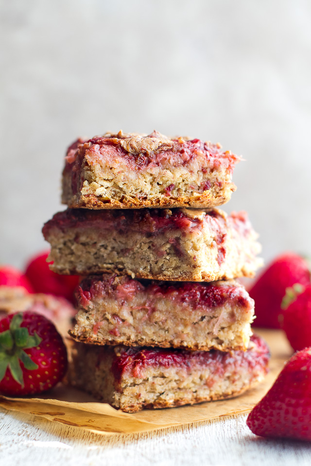 These DELICIOUS Almond Butter and Jelly Banana Bread Bars are SO soft, tender, and flavorful that you'd never believe they're made without any flour, oil, or refined sugar! | runningwithspoons.com #vegan #glutenfree #healthy #recipe