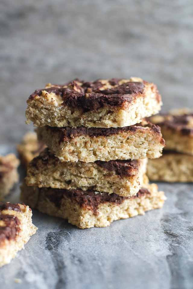 Chocolate Swirl Banana Oat Breakfast Bars - light and fluffy banana oat bars topped with a fudgy chocolate swirl that's healthy enough to enjoy for breakfast! | runningwithspoons.com #recipe #vegan #glutenfree