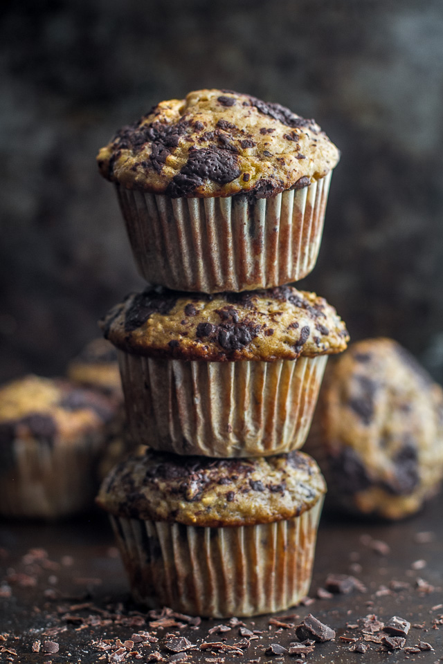 You won't find any butter or oil in these Dark Chocolate Blueberry Banana Oat Muffins! Just plenty of chocolate and blueberry flavour in a healthy soft and tender banana oat muffin | runningwithspoons.com