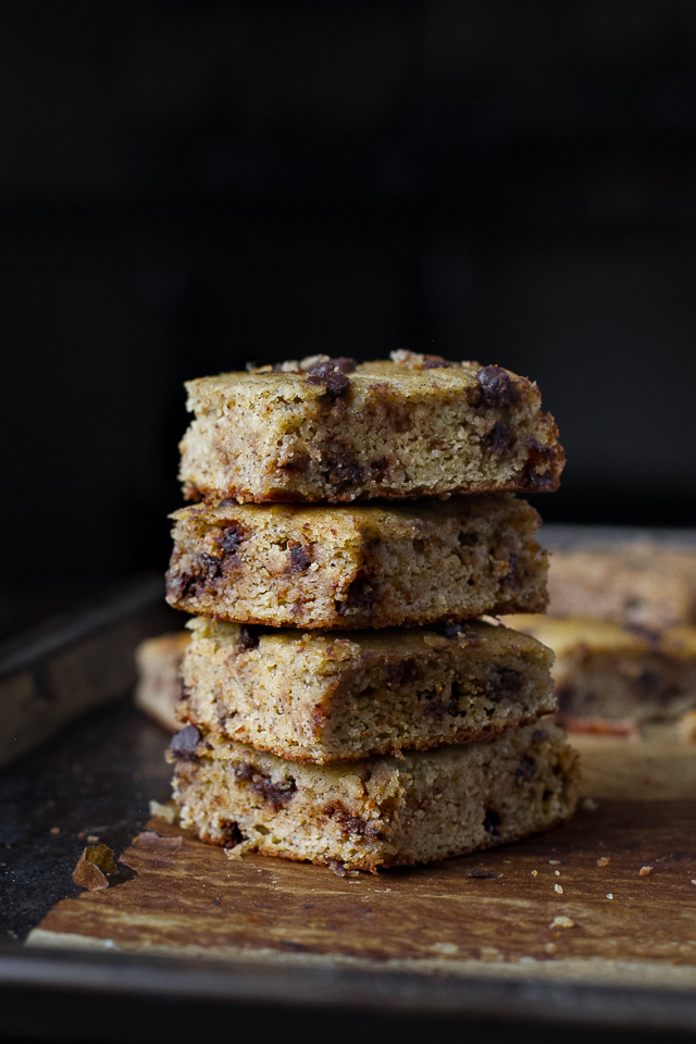 Grain Free Banana Bread Bars - the delicious taste of a sweet and buttery banana bread made with NO grains, butter, oil, or refined sugars! | runningwithspoons.com