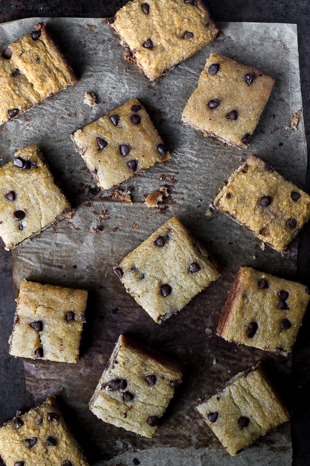 Grain Free Banana Bread Bars - the delicious taste of a sweet and buttery banana bread made with NO grains, butter, oil, or refined sugars! | runningwithspoons.com