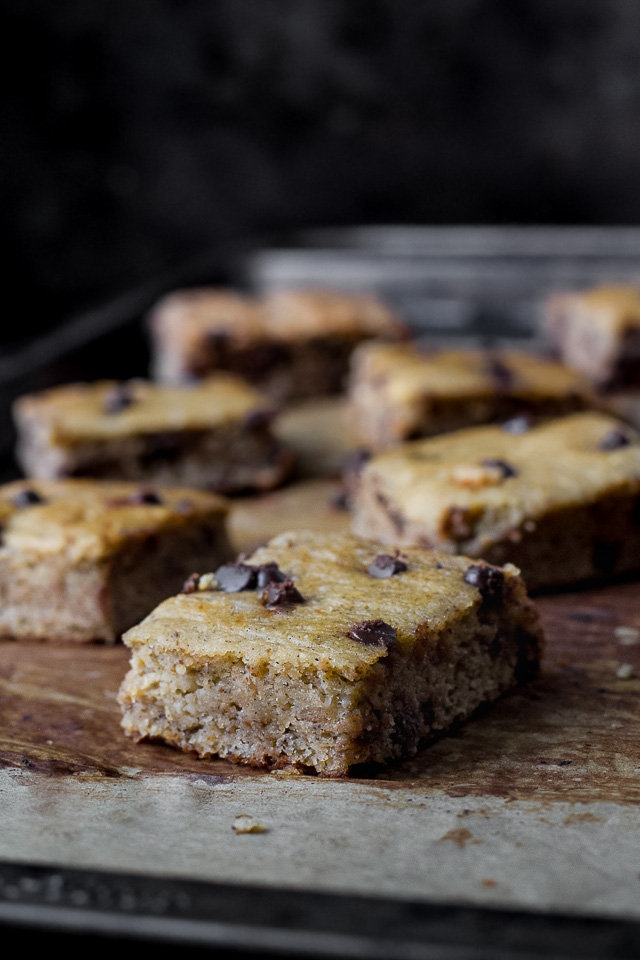 Grain Free Banana Bread Bars - the delicious taste of a sweet and buttery banana bread made with NO grains, butter, oil, or refined sugars! | runningwithspoons.com