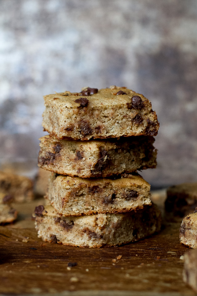 Grain Free Banana Bread Bars - the delicious taste of a sweet and buttery banana bread made with NO grains, butter, oil, or refined sugars! | runningwithspoons.com