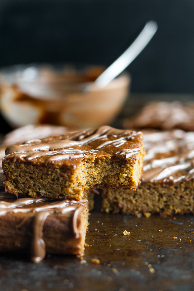 These flourless pumpkin pie bars are so tender and fudgy that you'd never know they're 100% healthy and made with NO flour, butter, oil, or refined sugar! | runningwithspoons.com