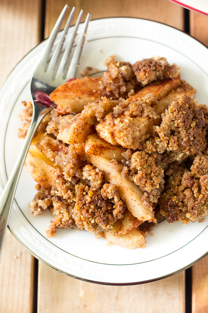 Paleo Maple Pecan Apple Crisp