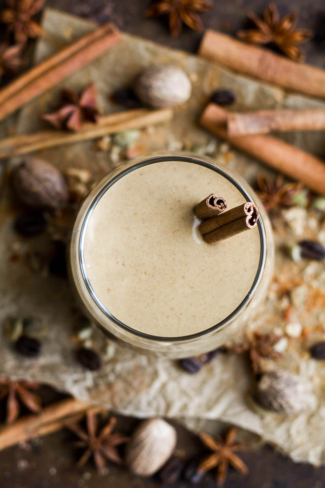 This healthy Pumpkin Spice Latte Breakfast Smoothie can be enjoyed hot or cold and makes a comforting fall-flavoured breakfast or snack {vegan, gluten-free, refined-sugar-free} | runningwithspoons.com