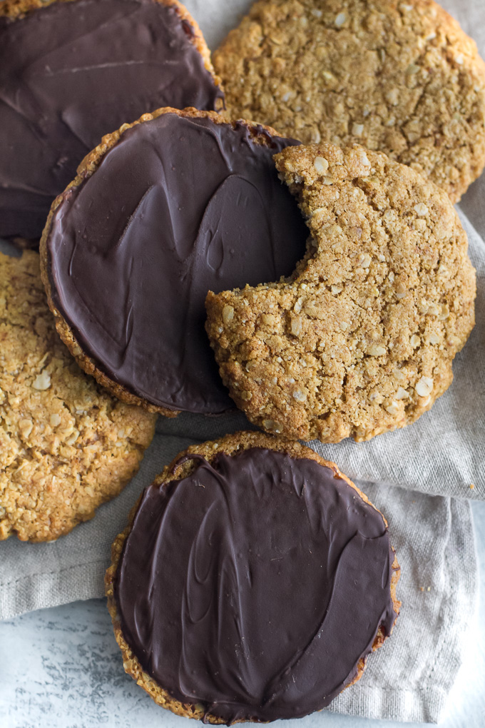 Flourless oatmeal cookies that are soft, chewy, and super easy to make with only one bowl and 7 ingredients | runningwithspoons.com