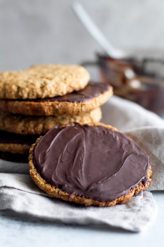 Flourless oatmeal cookies that are soft, chewy, and super easy to make with only one bowl and 7 ingredients | runningwithspoons.com