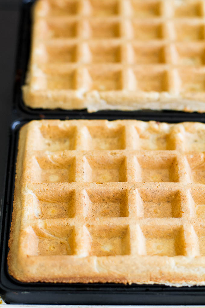 Flourless oatmeal waffles that are crispy on the outside, fluffy on the inside, and crazy easy to make! | runningwithspoons.com