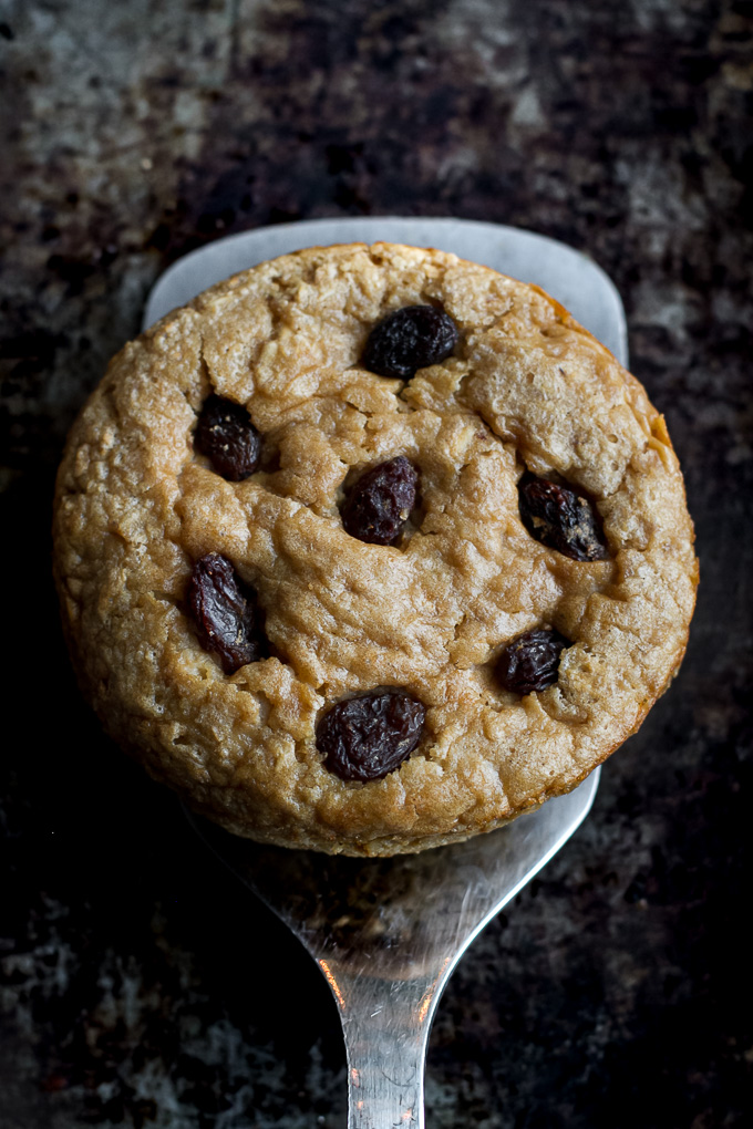 Ooey, gooey, and comforting! These Deep Dish Oatmeal Raisin Breakfast Cookies are a healthy way to enjoy dessert for breakfast and packed with complex carbs, protein, and fibre. Gluten-free & vegan. | runningwithspoons.com