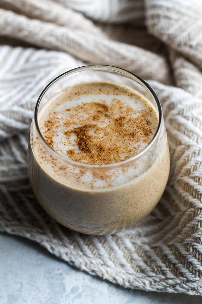 Take overnight oats to a whole new level of deliciousness with this thick and creamy Snickerdoodle Overnight Oatmeal Smoothie. It's creamy, comforting, and packed with healthy ingredients for a perfect breakfast or snack {vegan, gluten-free} | runningwithspoons.com