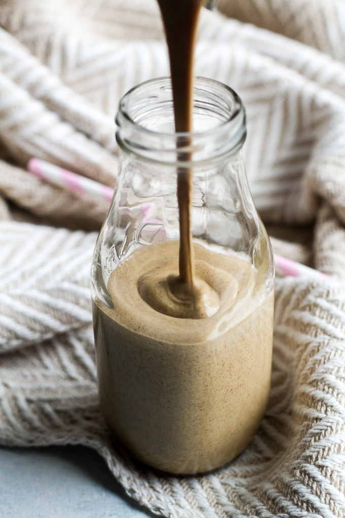 Take overnight oats to a whole new level of deliciousness with this thick and creamy Snickerdoodle Overnight Oatmeal Smoothie. It's creamy, comforting, and packed with healthy ingredients for a perfect breakfast or snack {vegan, gluten-free} | runningwithspoons.com