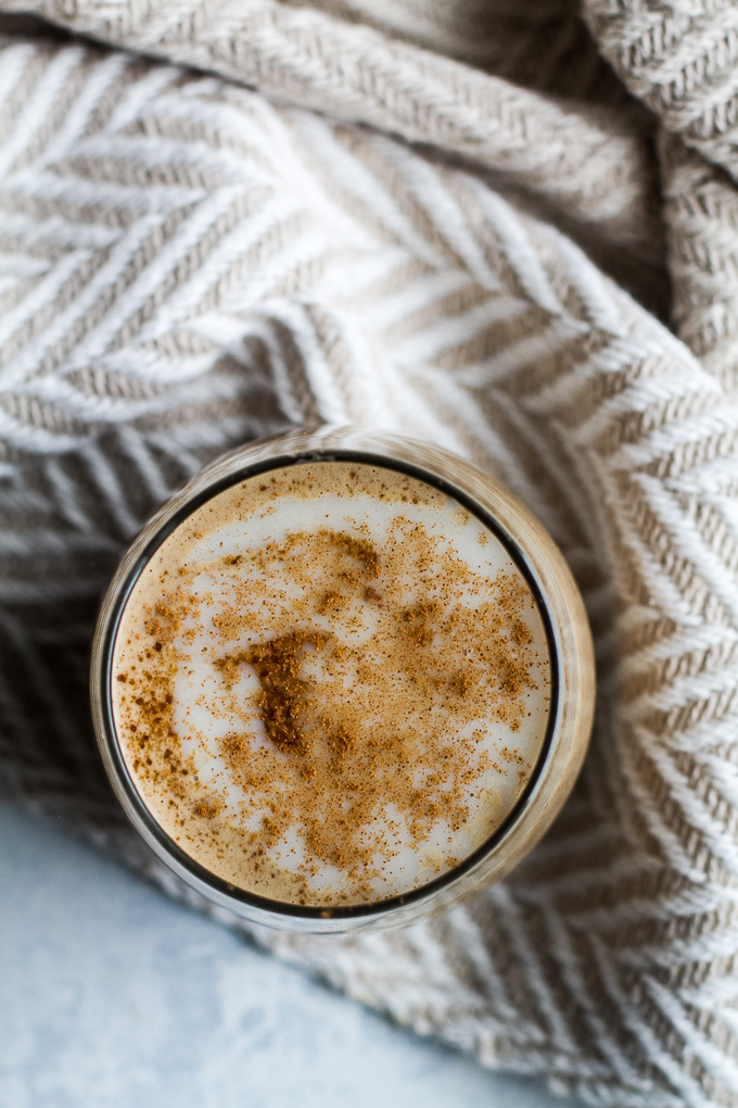 Take overnight oats to a whole new level of deliciousness with this thick and creamy Snickerdoodle Overnight Oatmeal Smoothie. It's creamy, comforting, and packed with healthy ingredients for a perfect breakfast or snack {vegan, gluten-free} | runningwithspoons.com