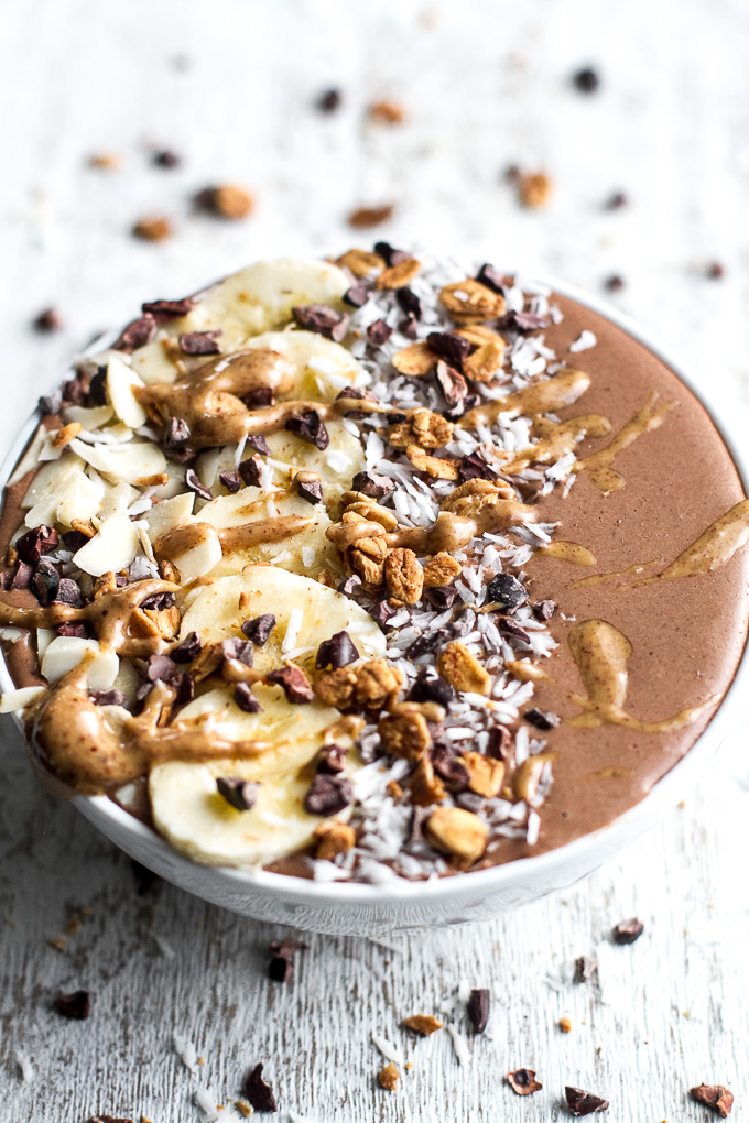 Hot Chocolate Smoothie Bowl - smooth, creamy, and sure to keep you satisfied for hours! This warm and comforting vegan smoothie will knock out those chocolate cravings while providing you with a balanced breakfast or snack | runningwithspoons.com