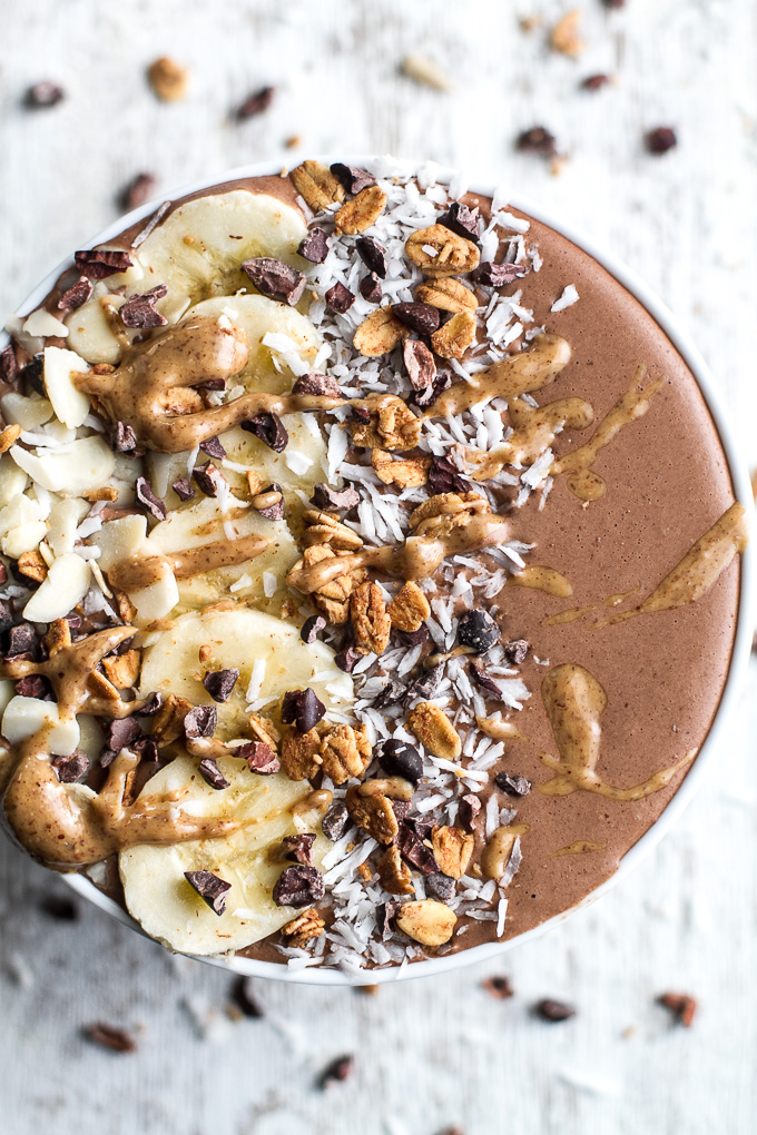 Hot Chocolate Smoothie Bowl - smooth, creamy, and sure to keep you satisfied for hours! This warm and comforting vegan smoothie will knock out those chocolate cravings while providing you with a balanced breakfast or snack | runningwithspoons.com