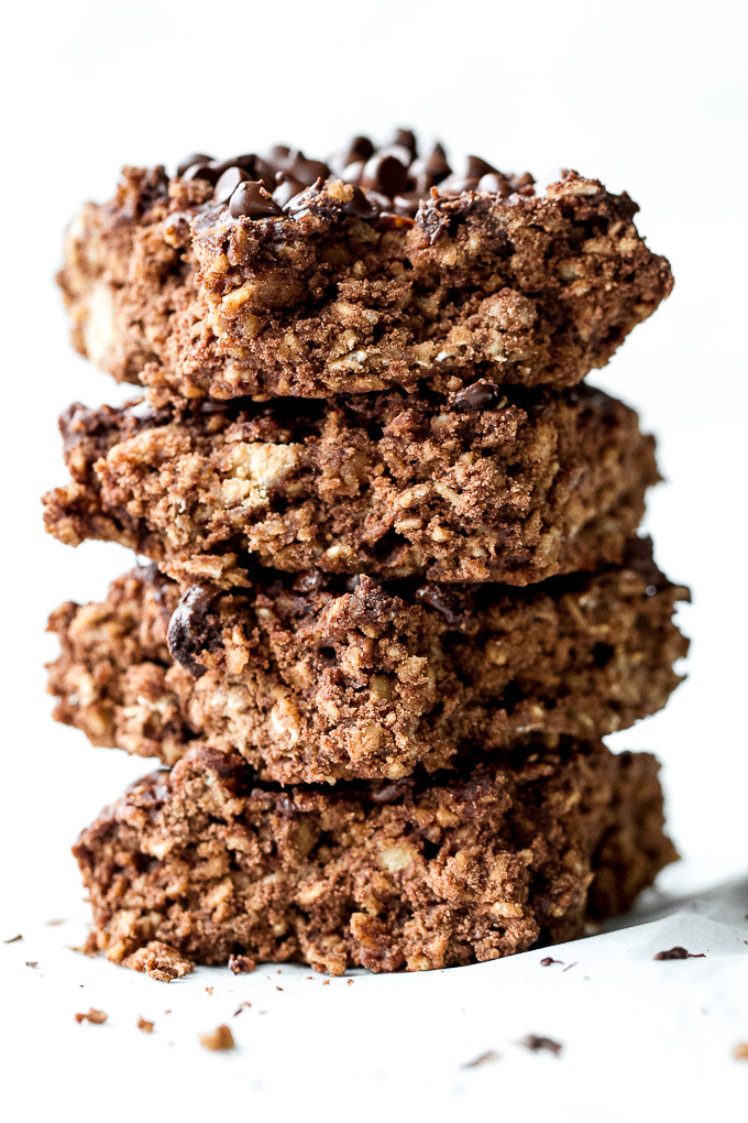 Enjoy the taste of brownies for breakfast with these healthy brownie breakfast bars! Naturally sweet and loaded with chocolate flavour, they're a delicious way to start your day or to pull out whenever you need a satisfying snack {vegan, gluten-free} | runningwithspoons.com