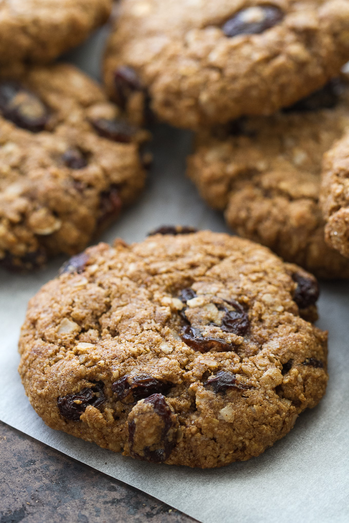 Flourless oatmeal raisin cookies that are soft, chewy, and super easy to make. They're comforting health food at its finest! | runningwithspoons.com