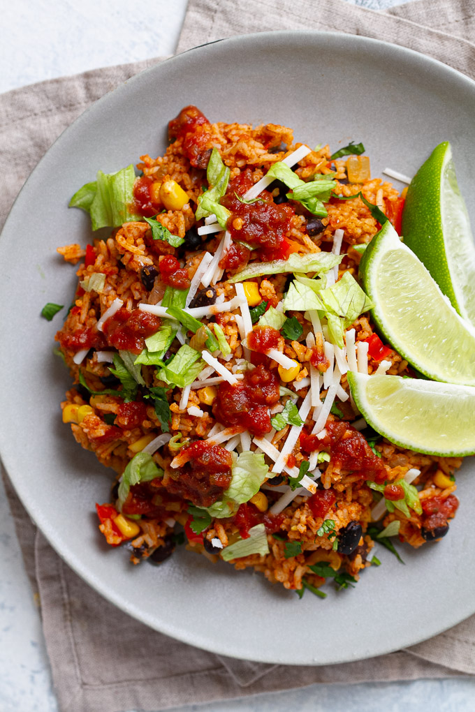 Instant Pot Black Bean Burrito Bowls -packed with plant-based protein and fibre, these bowls make for quick and easy dinner option that's vegan, gluten-free, and totally delicious!