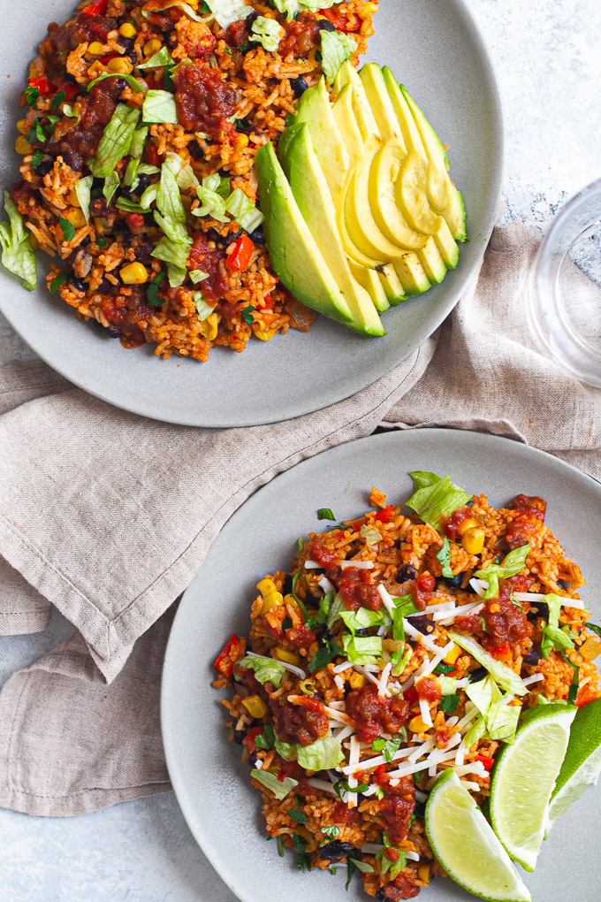 Instant Pot Black Bean Burrito Bowls -packed with plant-based protein and fibre, these bowls make for quick and easy dinner option that's vegan, gluten-free, and totally delicious!